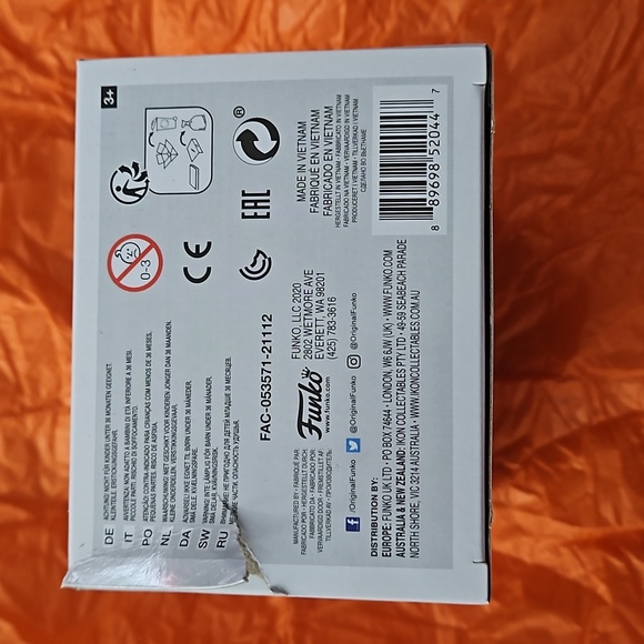 Funko Pop! Marvel: WandaVision - Wanda Halloween Vinyl Figure - Picture 2 of 2